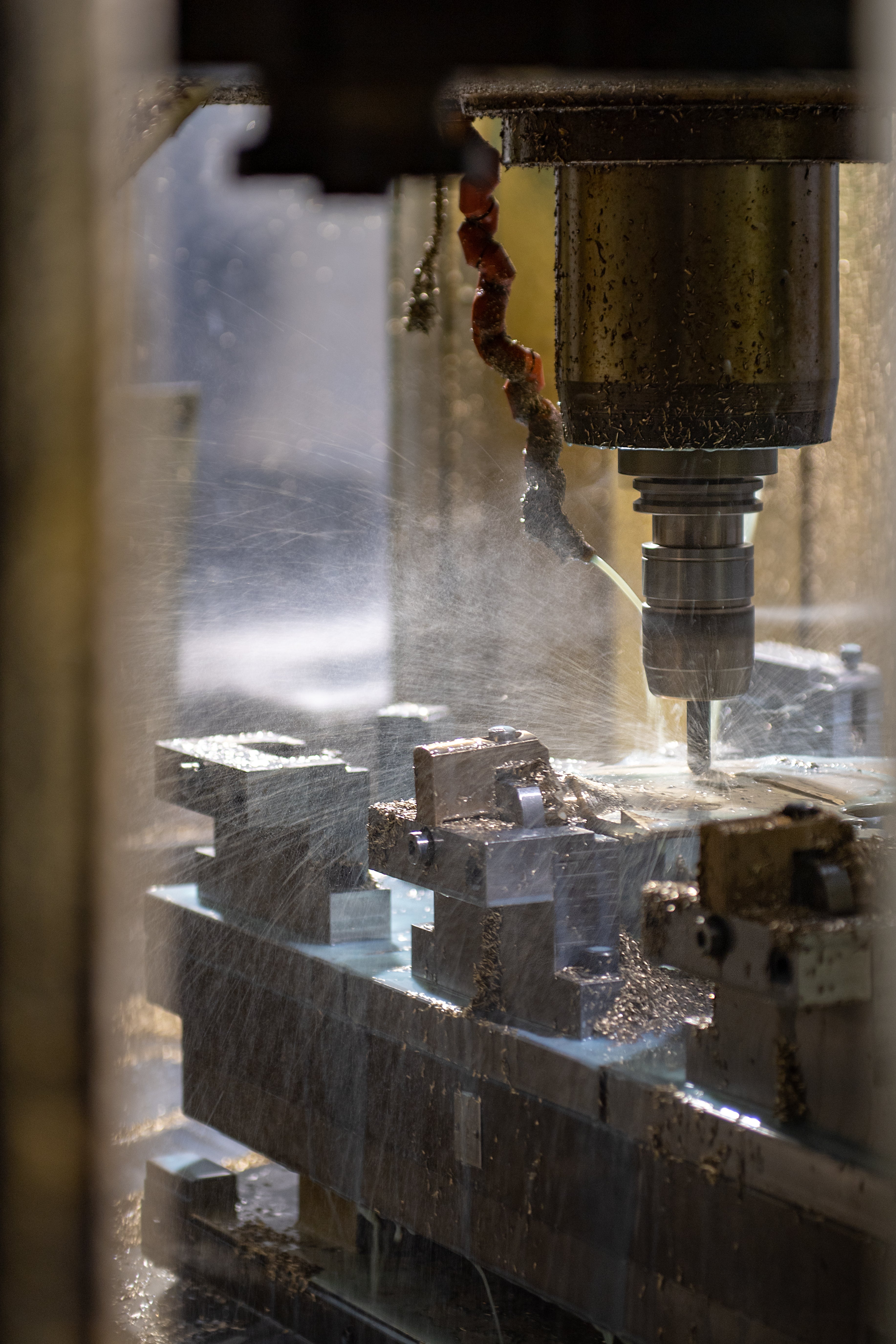 max prop - image of a propeller manufacturing machine